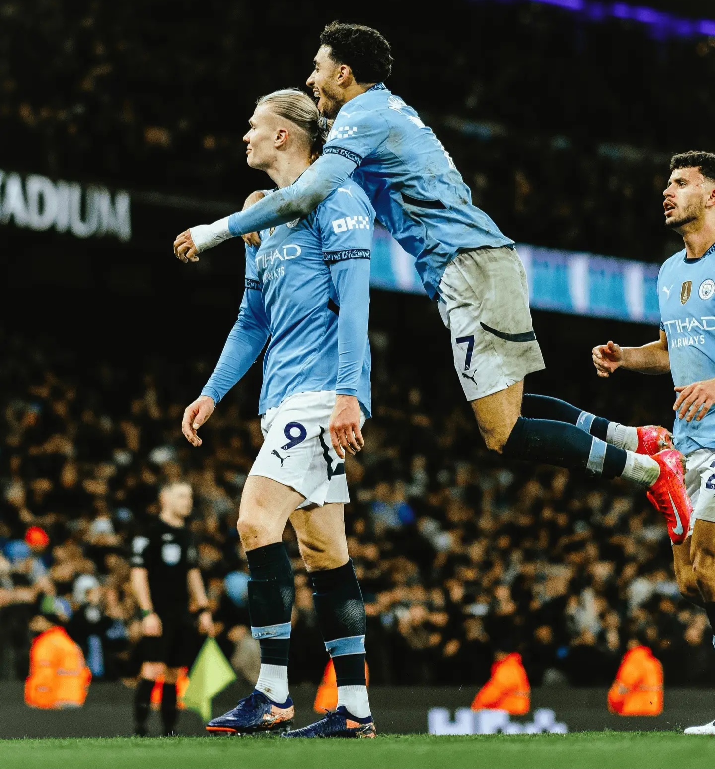 转会期欧超杯焦点战；曼城再遭质疑；管理层满意；团队化学反应显著(曼城转会最新消息今天)